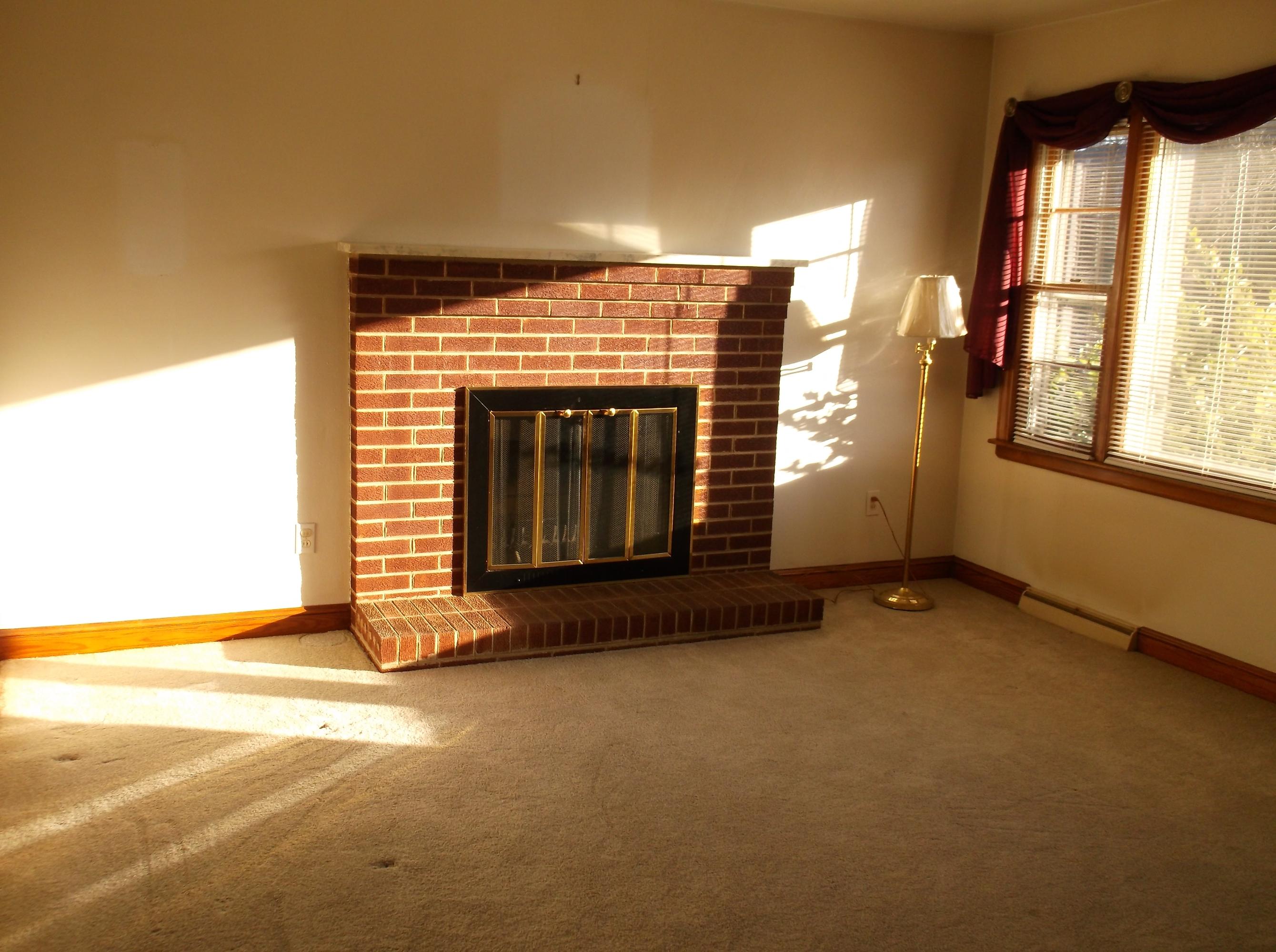 832 Coolbrook Road Vinton, VA 24179 - Photo 2 of 15 Living Room