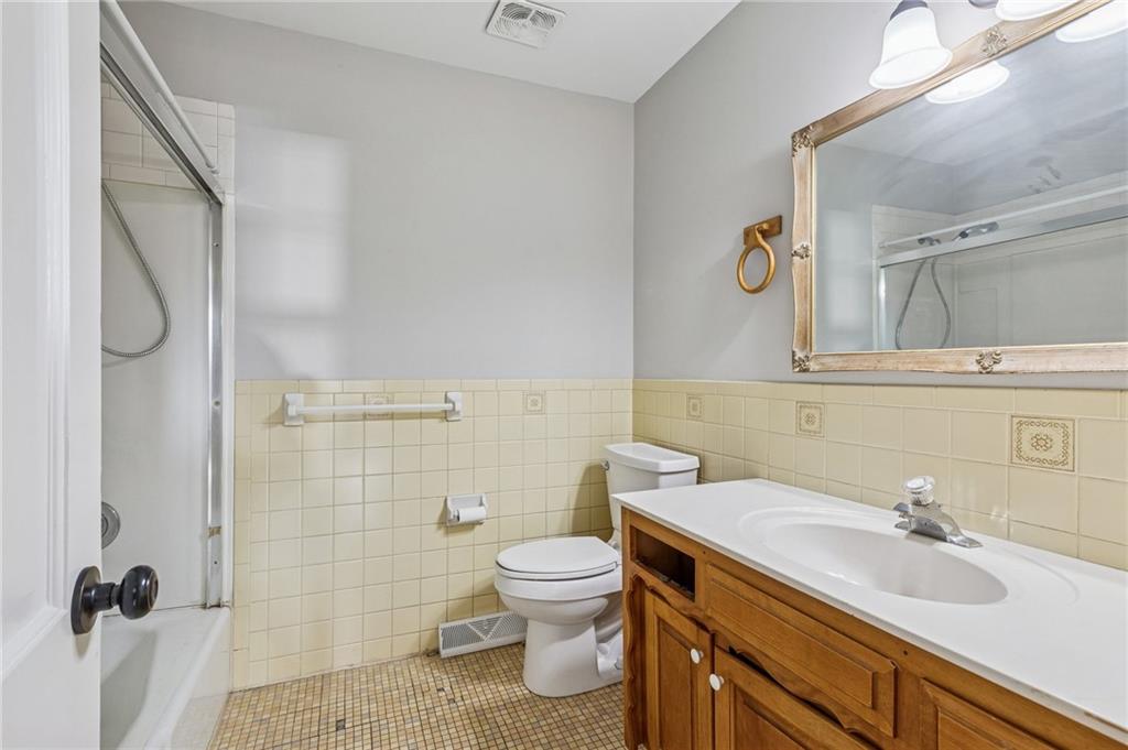 507 Southwest Stratford Road Lee's Summit, MO 64081 - Photo 17 of 41