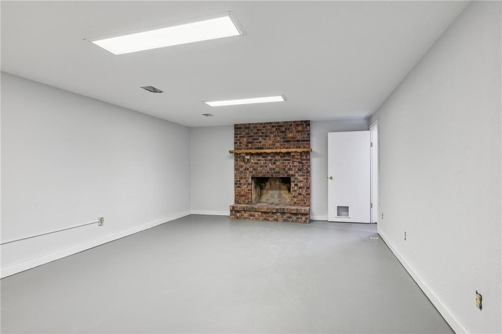 507 Southwest Stratford Road Lee's Summit, MO 64081 - Photo 23 of 41