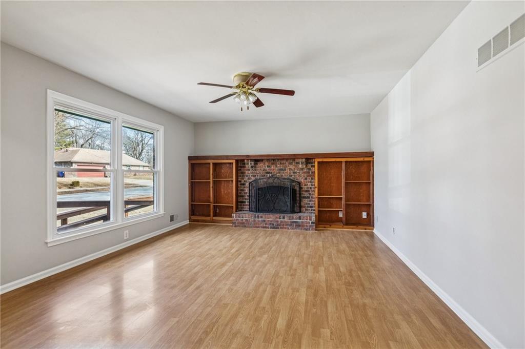 507 Southwest Stratford Road Lee's Summit, MO 64081 - Photo 5 of 41