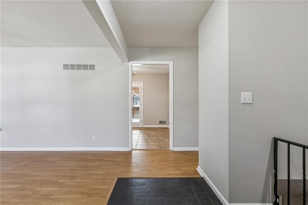 507 Southwest Stratford Road Lee's Summit, MO 64081 - Photo 7 of 41