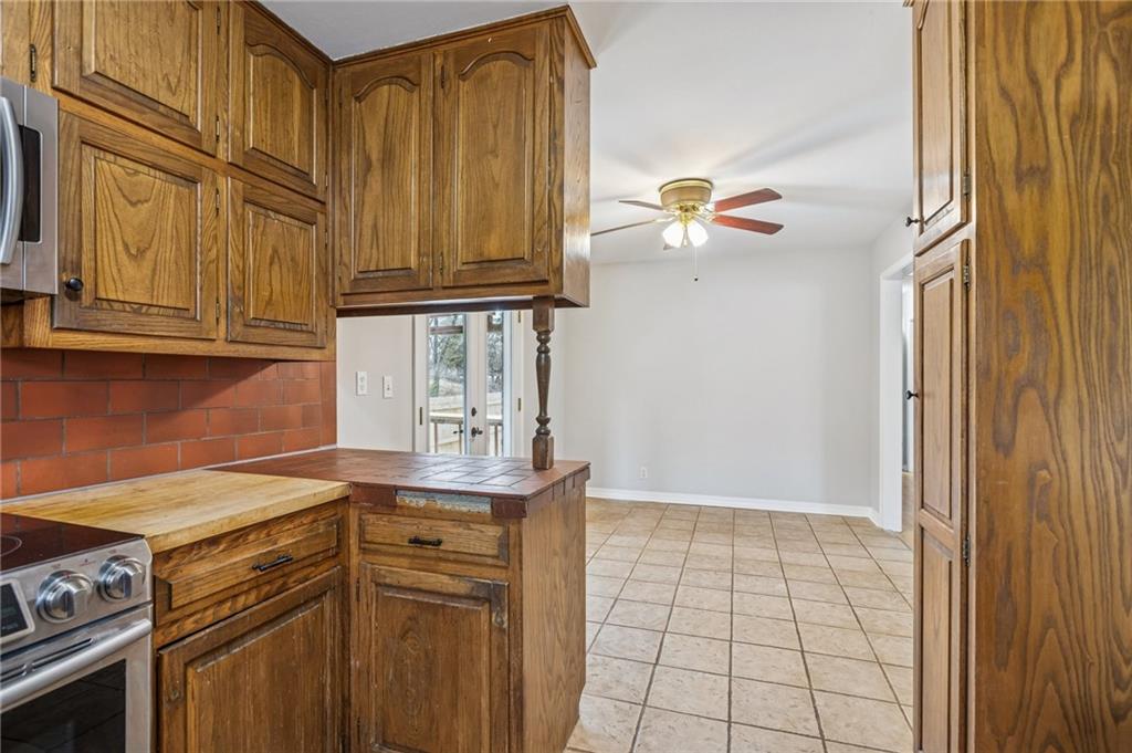 507 Southwest Stratford Road Lee's Summit, MO 64081 - Photo 10 of 41