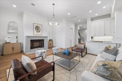 $1,299,000 | 20 Crain Sq Boulevard, Houston, TX 77025