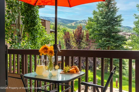 $2,850,000 | 229 Faraway Road, Unit 28, Snowmass Village, CO 81615