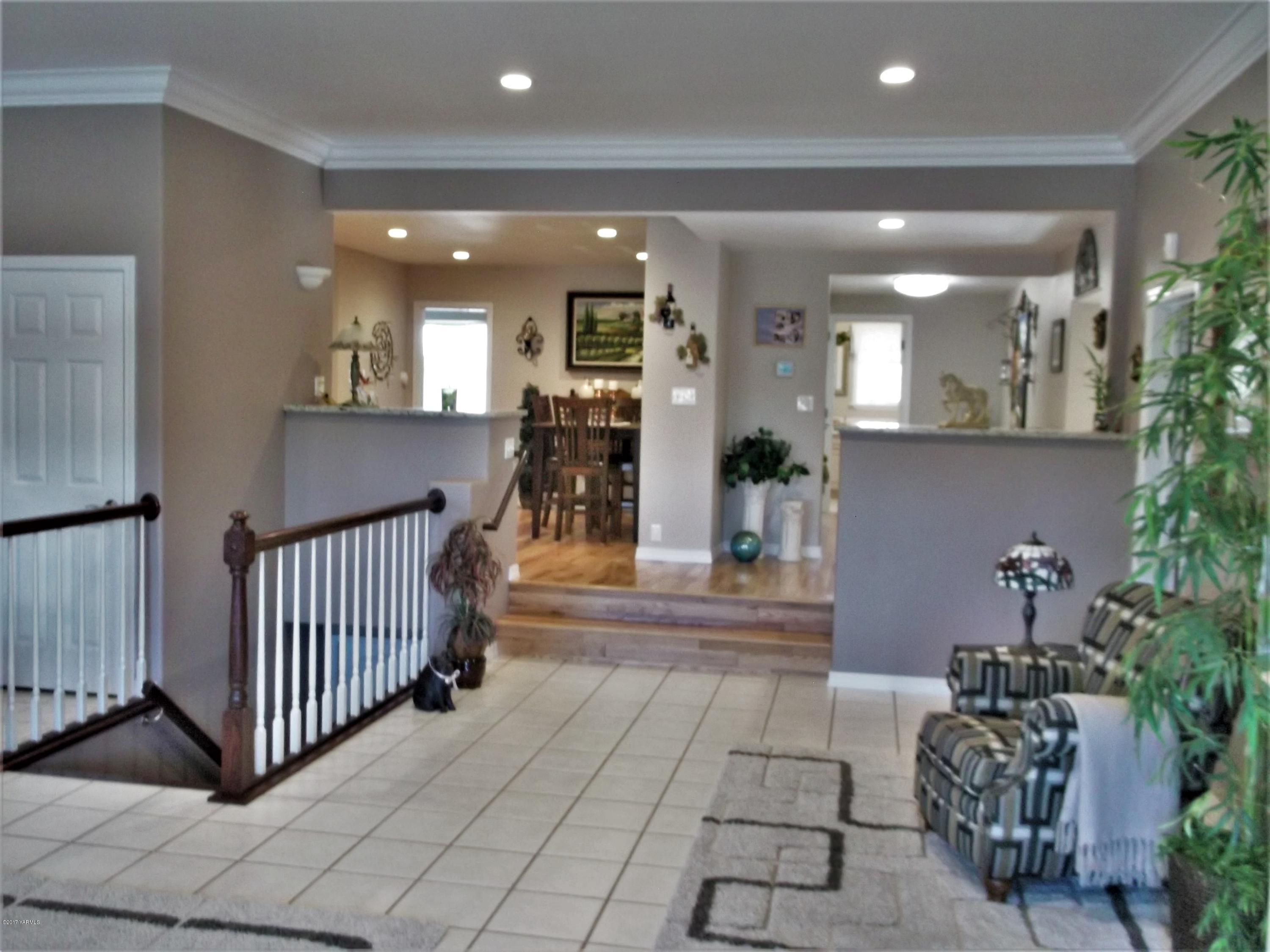 2000 Hornby Road Grandview, WA 98930 - Photo 3 of 45 a view of entryway with livingroom