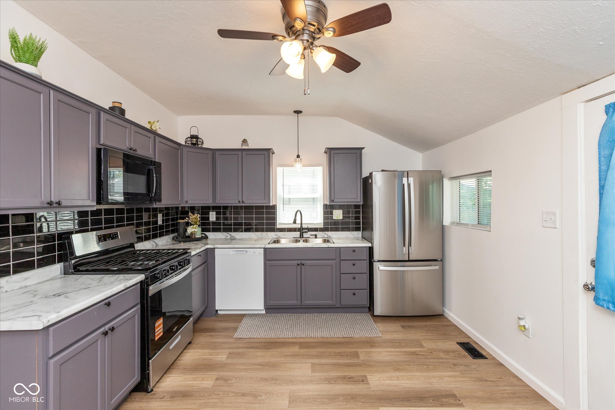 2134 Delaware Street Indianapolis, IN 46225 - Photo 5 of 20