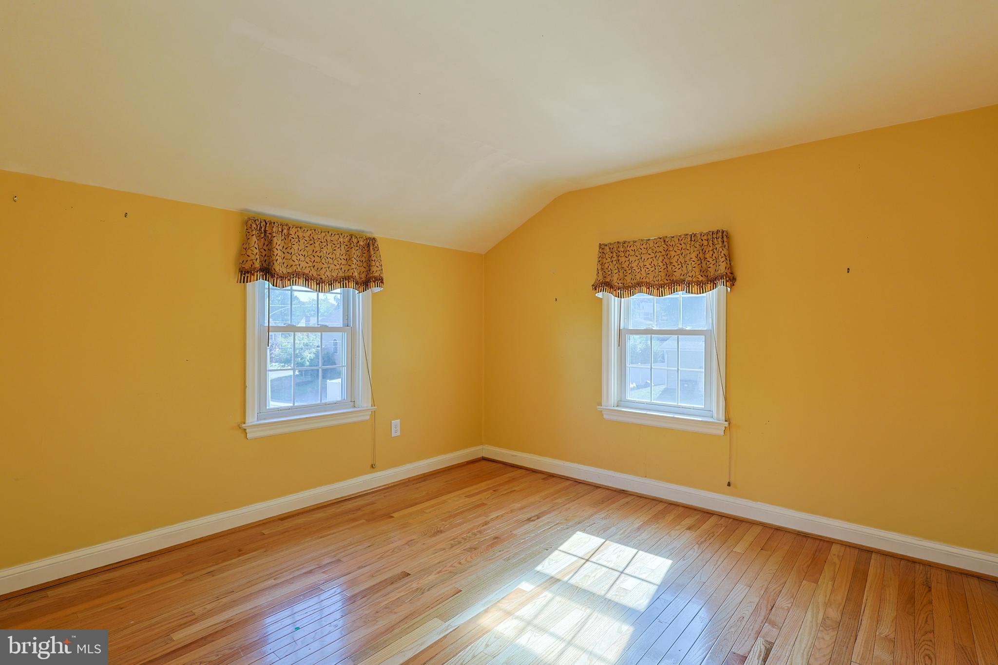 19 Harmil Road Broomall, PA 19008 - Photo 18 of 21 third bedroom