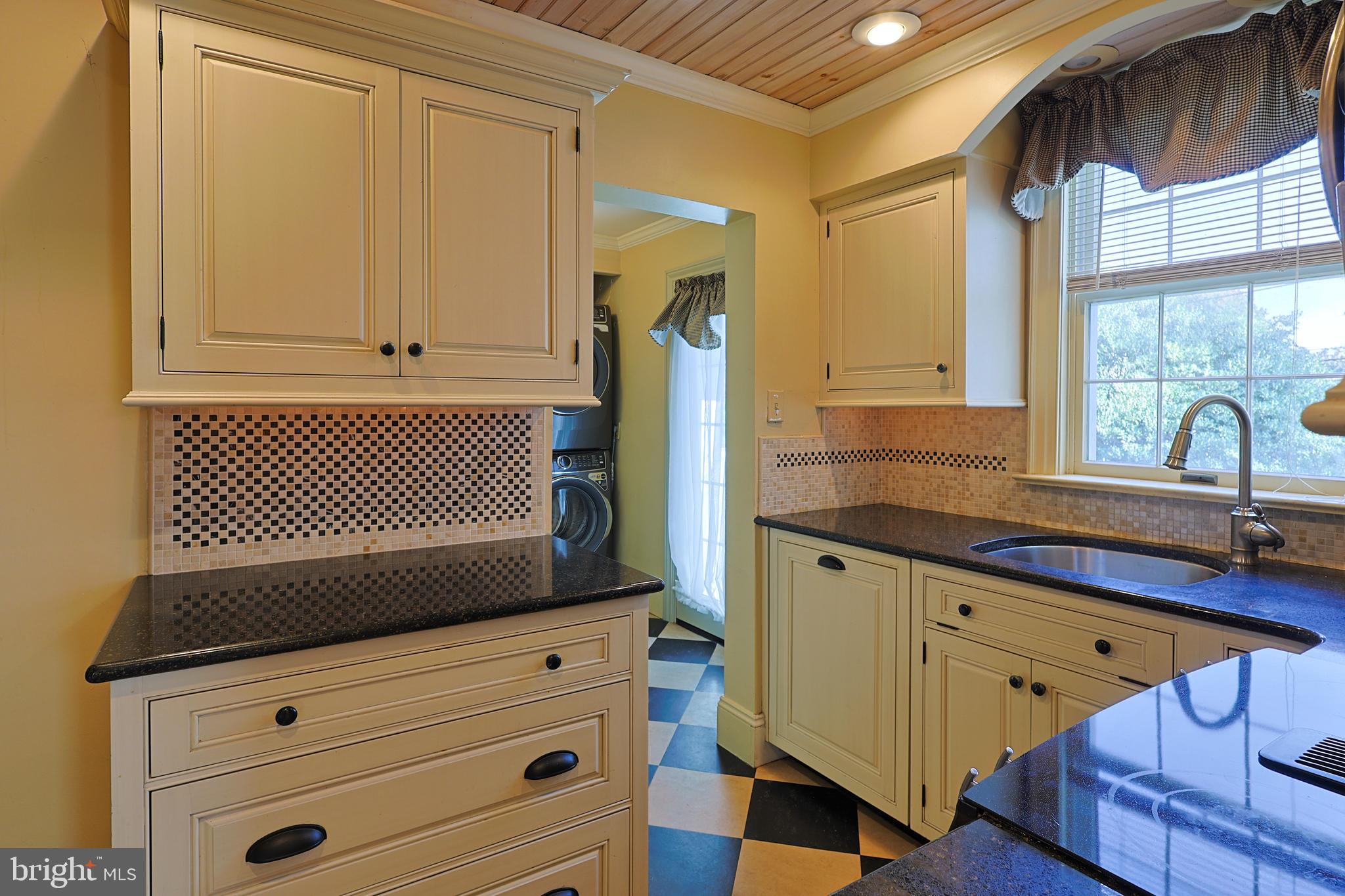 19 Harmil Road Broomall, PA 19008 - Photo 4 of 21