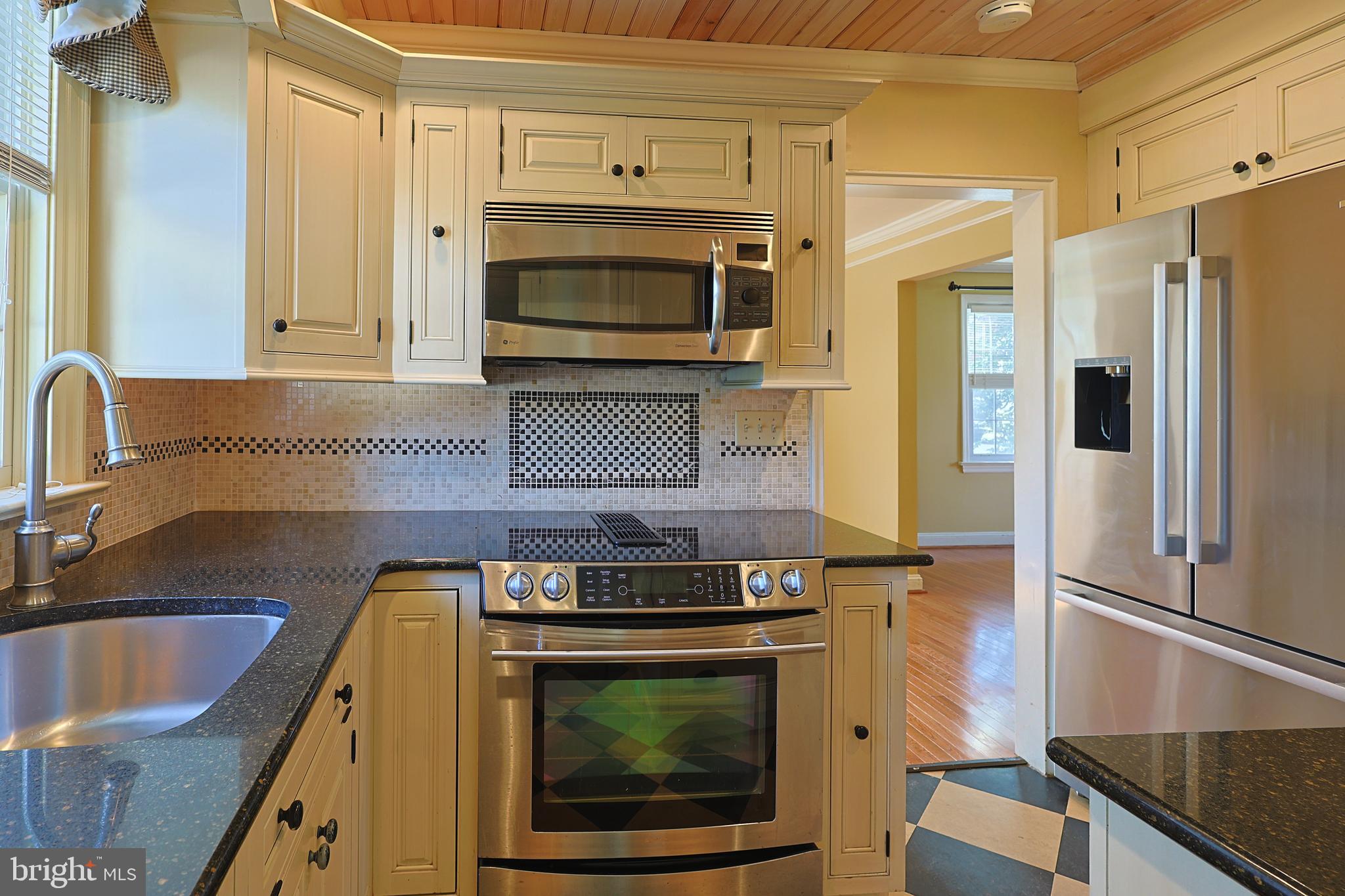 19 Harmil Road Broomall, PA 19008 - Photo 5 of 21