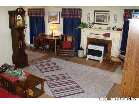44 East Hazel Dell Lane Springfield, IL 62712 - Photo 3 of 12 Gallery Image 3