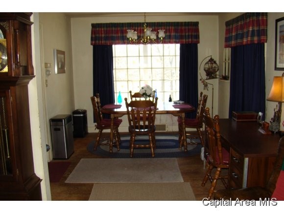 44 East Hazel Dell Lane Springfield, IL 62712 - Photo 4 of 12 Gallery Image 4