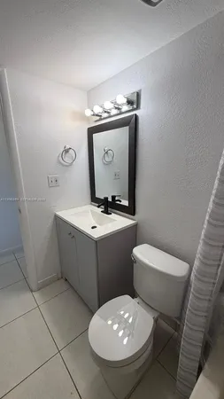 $1,700 | 17530 Northwest 68th Avenue, Unit C3010, Hialeah, FL 33015