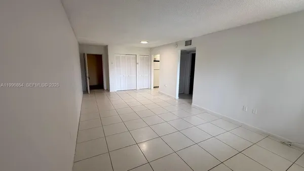 $1,700 | 17530 Northwest 68th Avenue, Unit C3010, Hialeah, FL 33015