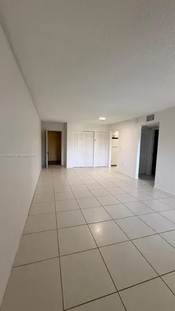 $1,700 | 17530 Northwest 68th Avenue, Unit C3010, Hialeah, FL 33015