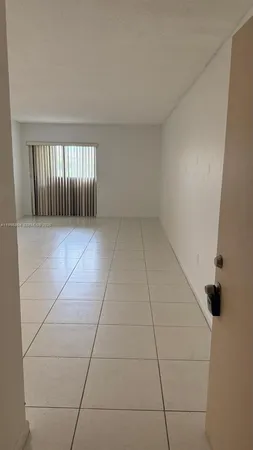 $1,700 | 17530 Northwest 68th Avenue, Unit C3010, Hialeah, FL 33015