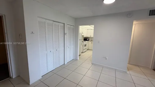 $1,700 | 17530 Northwest 68th Avenue, Unit C3010, Hialeah, FL 33015