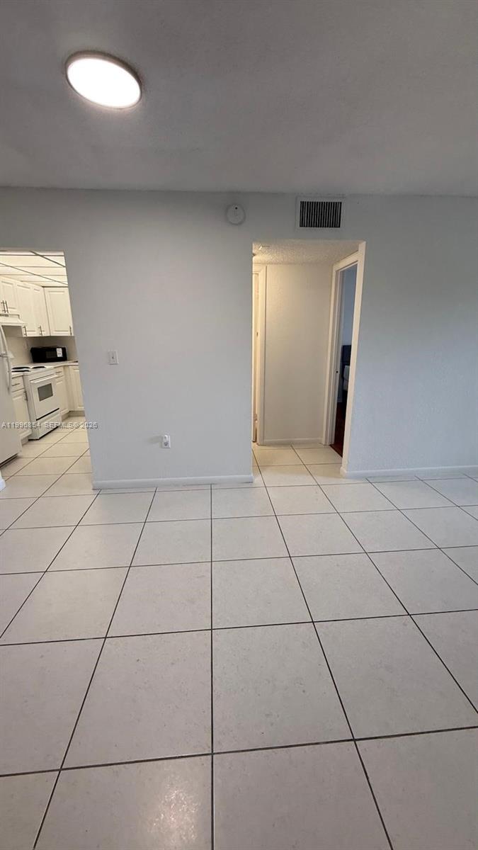 17530 Northwest 68th Avenue, Unit C3010 Hialeah, FL 33015 - Photo 22 of 23