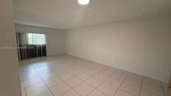 $1,700 | 17530 Northwest 68th Avenue, Unit C3010, Hialeah, FL 33015