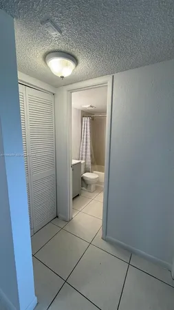 $1,700 | 17530 Northwest 68th Avenue, Unit C3010, Hialeah, FL 33015