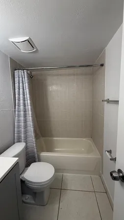 $1,700 | 17530 Northwest 68th Avenue, Unit C3010, Hialeah, FL 33015