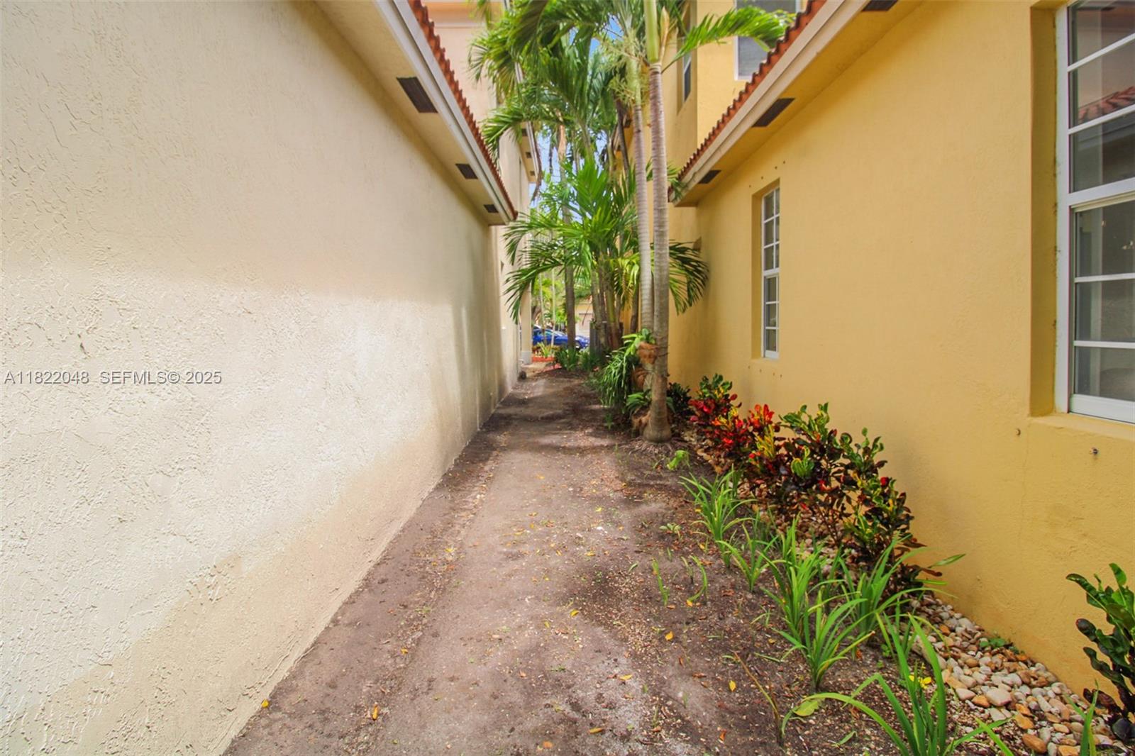 2131 Northeast 37th Road Homestead, FL 33033 - Photo 32 of 34 a view of a pathway with a pathway