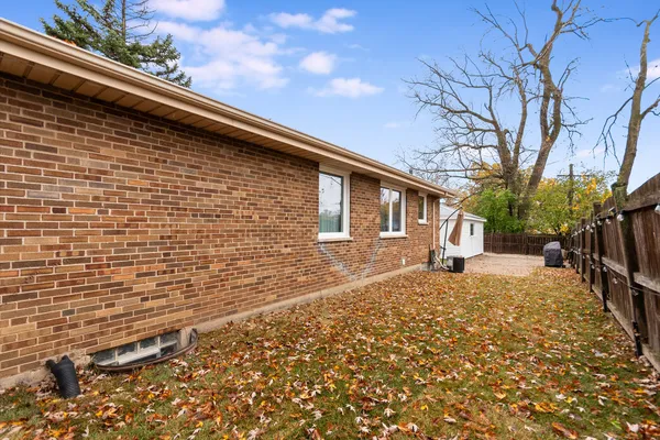$345,000 | 138 Janice Lane, Addison, IL 60101