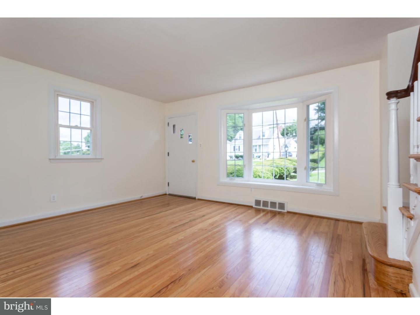 4 Woodhill Road Newtown Square, PA 19073 - Photo 4 of 16 Living Room
