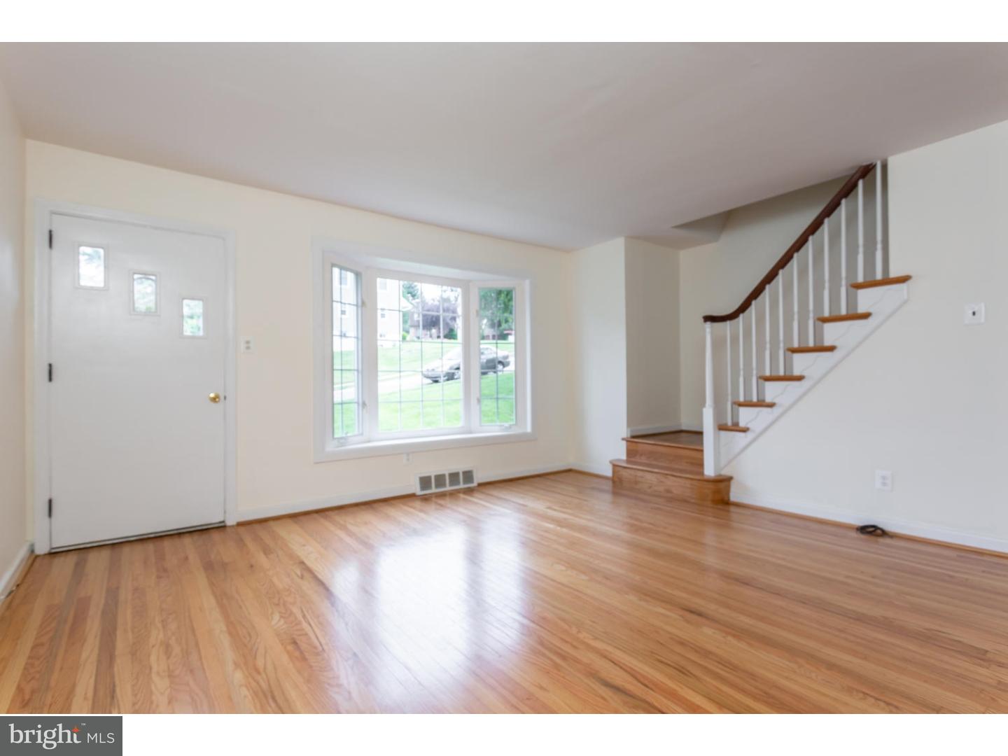 4 Woodhill Road Newtown Square, PA 19073 - Photo 5 of 16 Living Room
