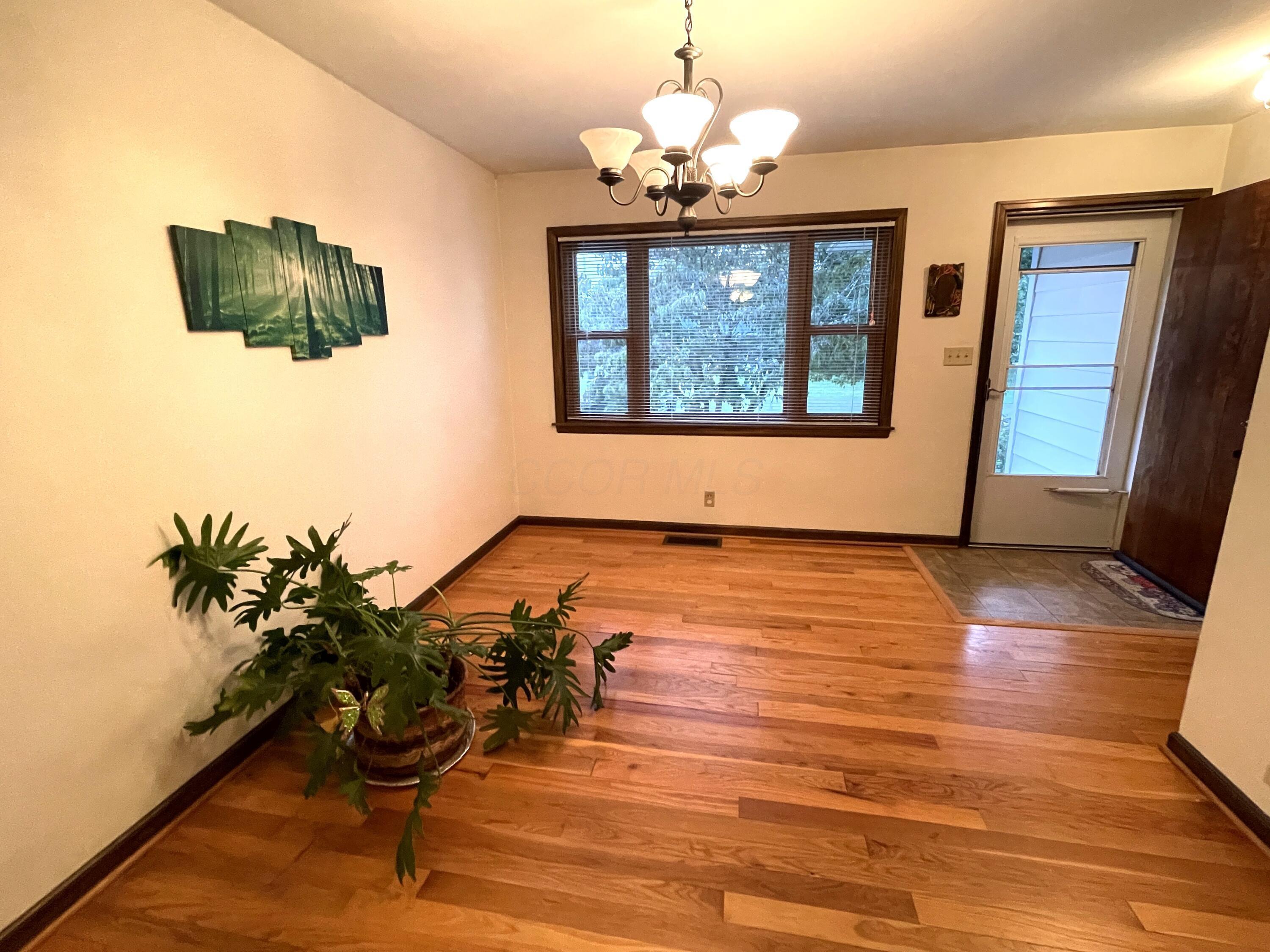 204 North Edgewood Road Mount Vernon, OH 43050 - Photo 6 of 37 5