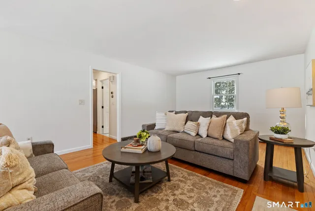 $464,900 | 1 Patricia Circle, Enfield, CT 06082