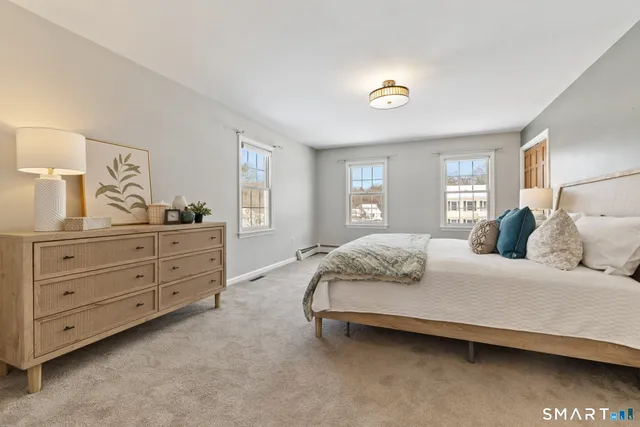 $464,900 | 1 Patricia Circle, Enfield, CT 06082