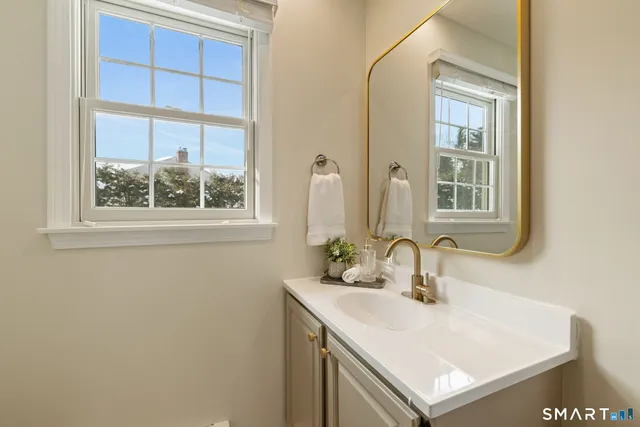 $464,900 | 1 Patricia Circle, Enfield, CT 06082