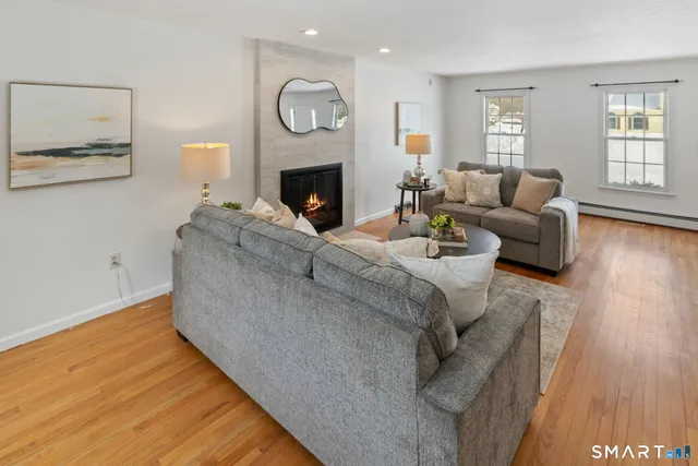 $464,900 | 1 Patricia Circle, Enfield, CT 06082