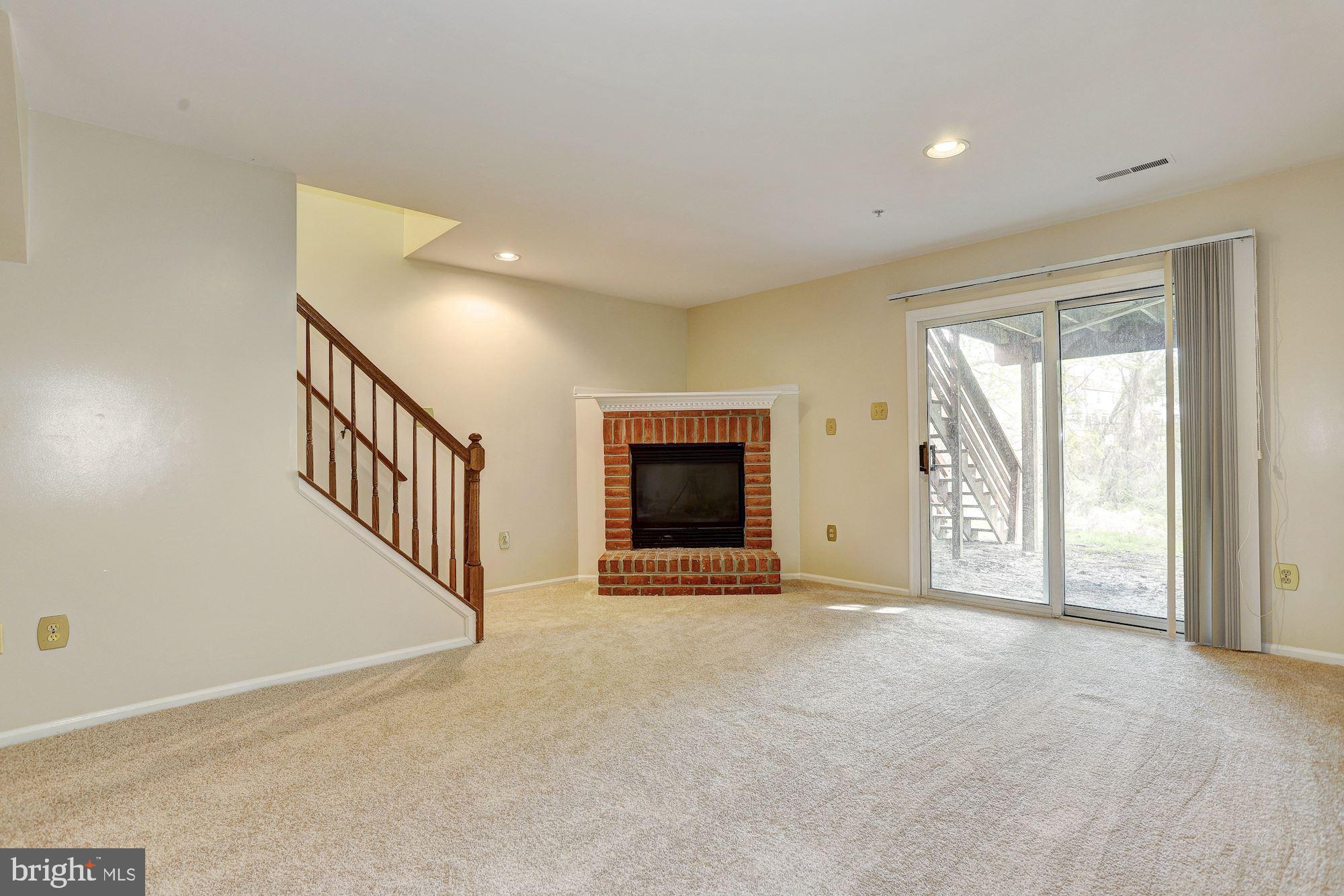 8405 Glad Rivers Row Columbia, MD 21045 - Photo 17 of 27 Walkout Family Room