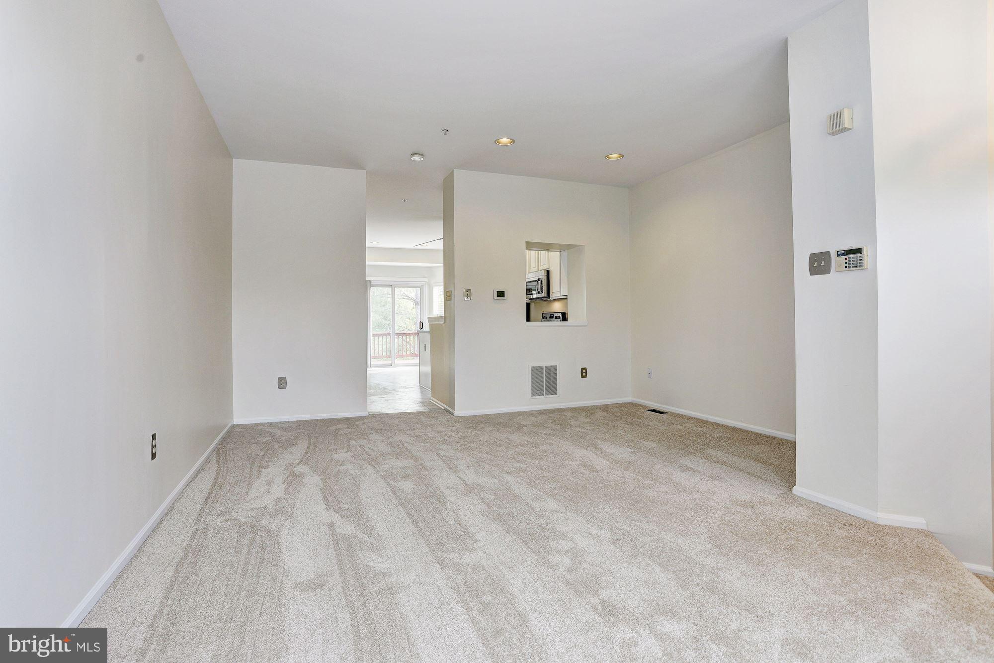 8405 Glad Rivers Row Columbia, MD 21045 - Photo 2 of 27 Living & Dining Rooms