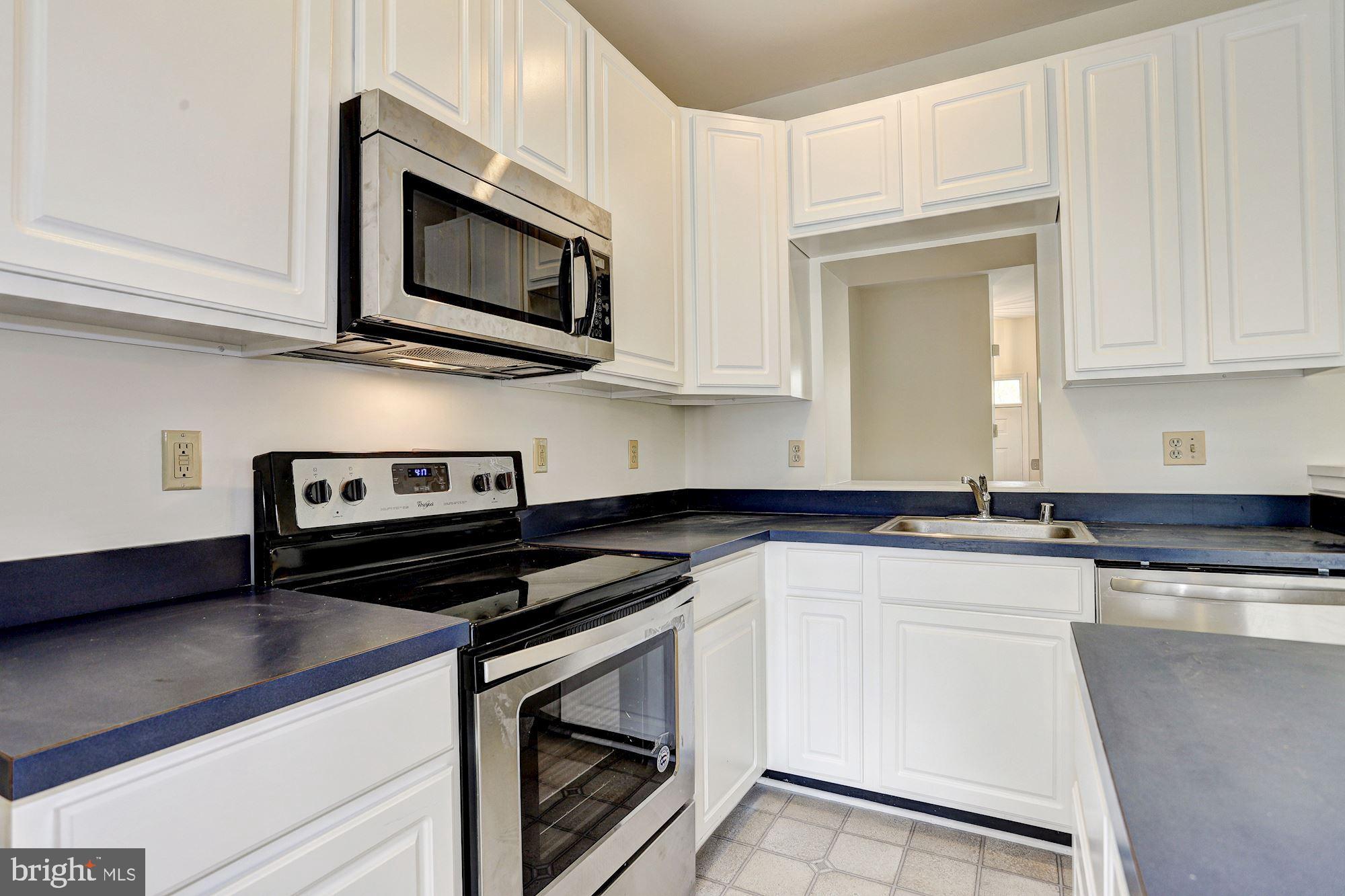 8405 Glad Rivers Row Columbia, MD 21045 - Photo 5 of 27 Kitchen