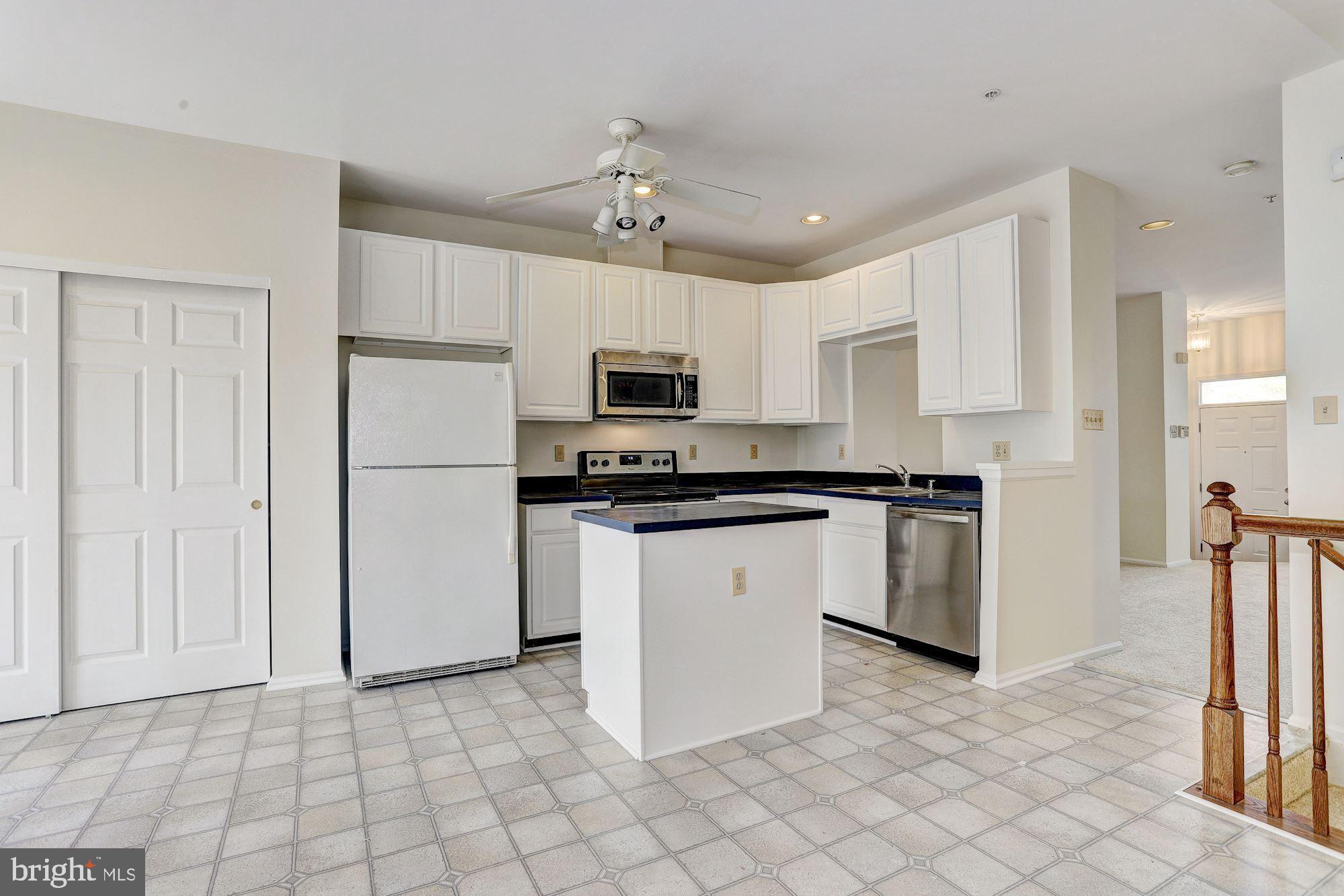 8405 Glad Rivers Row Columbia, MD 21045 - Photo 6 of 27 Kitchen