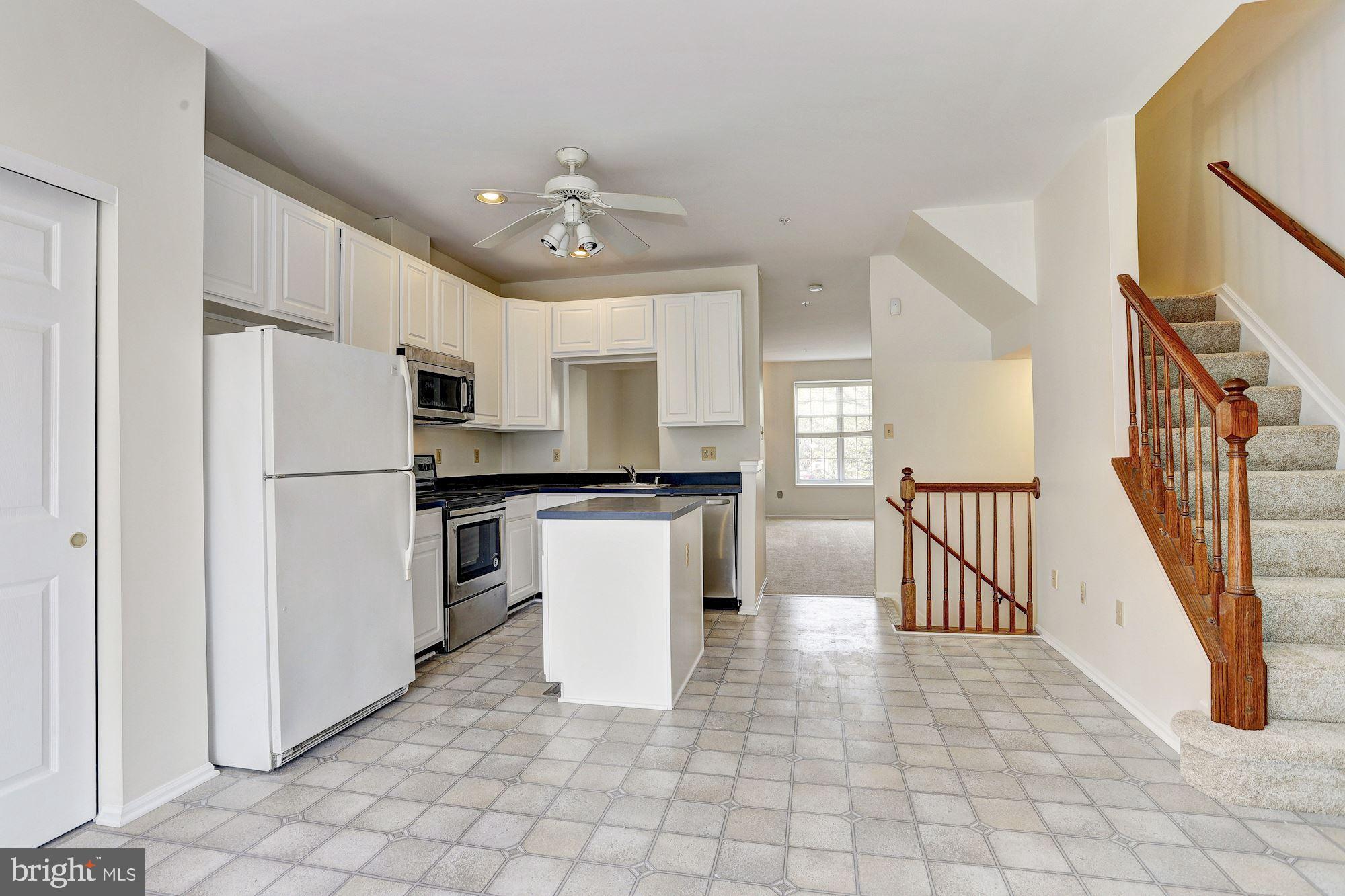 8405 Glad Rivers Row Columbia, MD 21045 - Photo 7 of 27 Kitchen