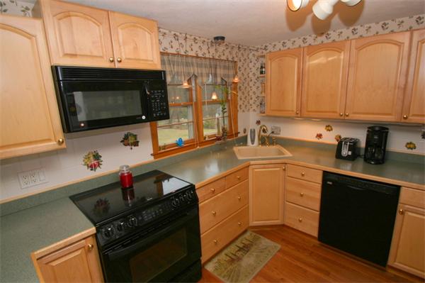 9 Westview Road Medfield, MA 02052 - Photo 7 of 30 Gallery Image 7