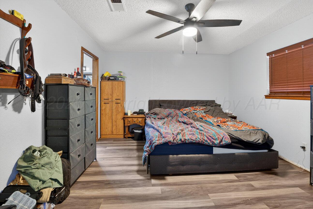 693 County Road 24 Muleshoe, TX 79347 - Photo 23 of 98 Master Bedroom