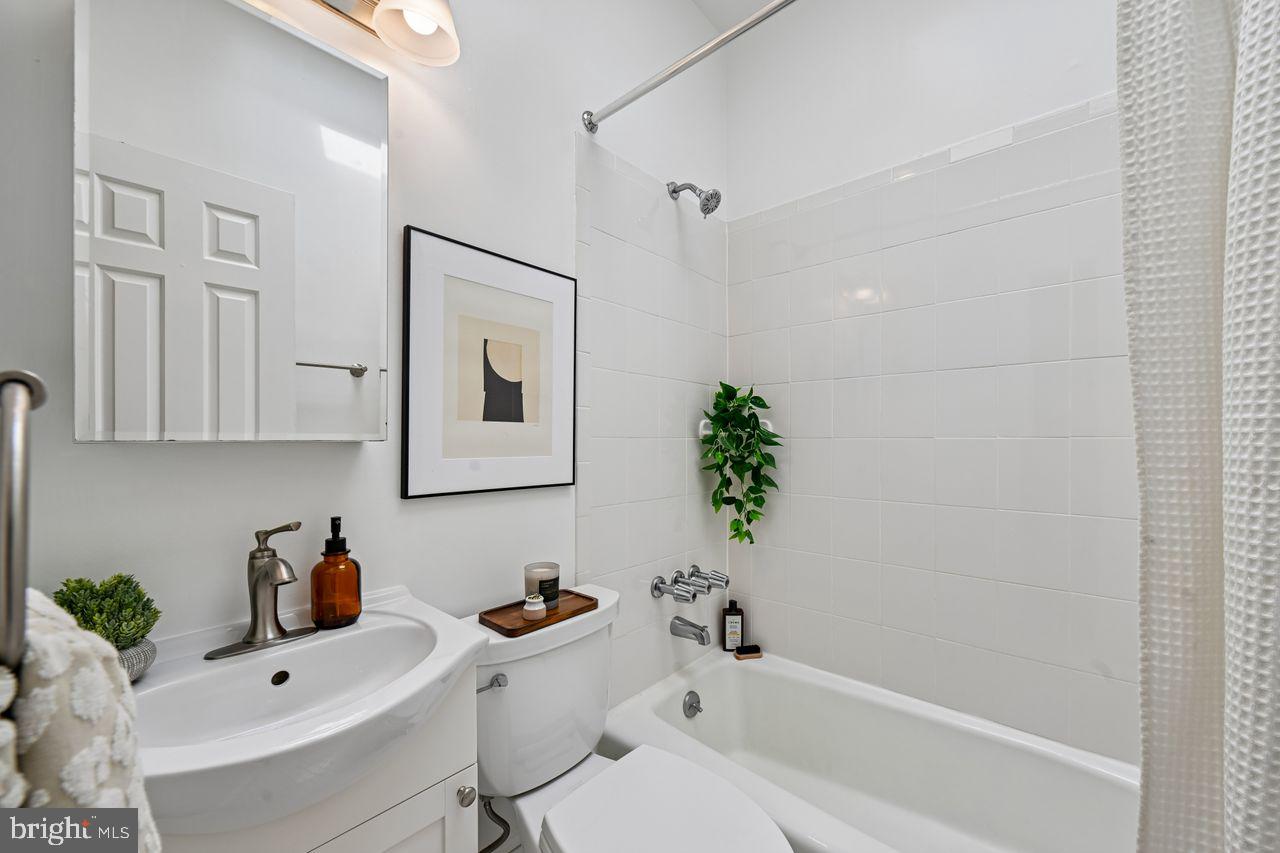 21 4th Street Northeast Washington, DC 20002 - Photo 25 of 38