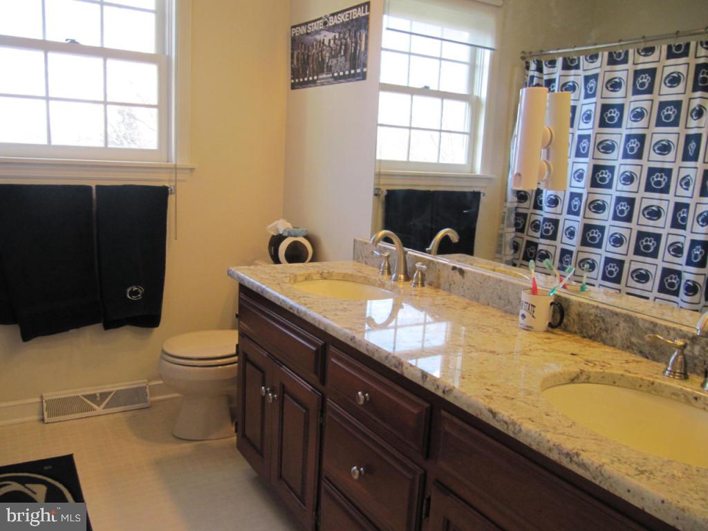 2935 Brookfield Road Lancaster, PA 17601 - Photo 16 of 23