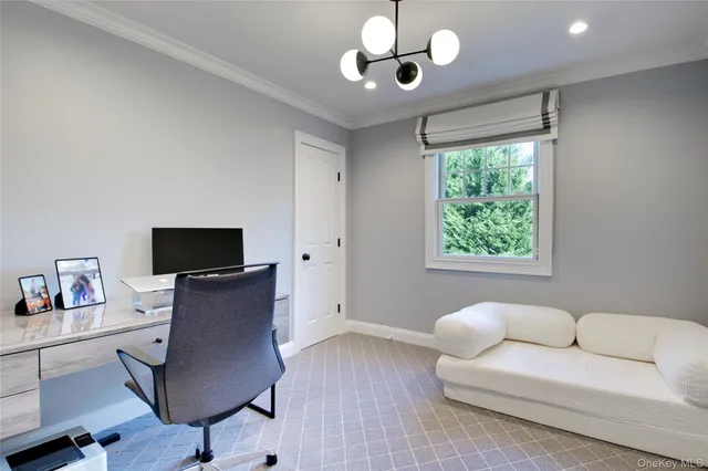 $2,499,000 | 6 Flamingo Road, East Hills, NY 11576