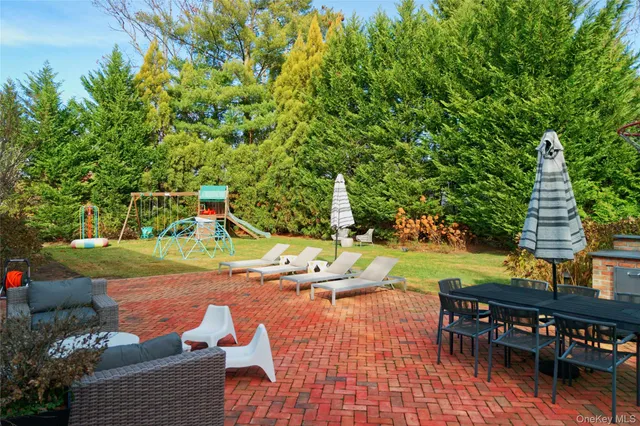 $2,499,000 | 6 Flamingo Road, East Hills, NY 11576