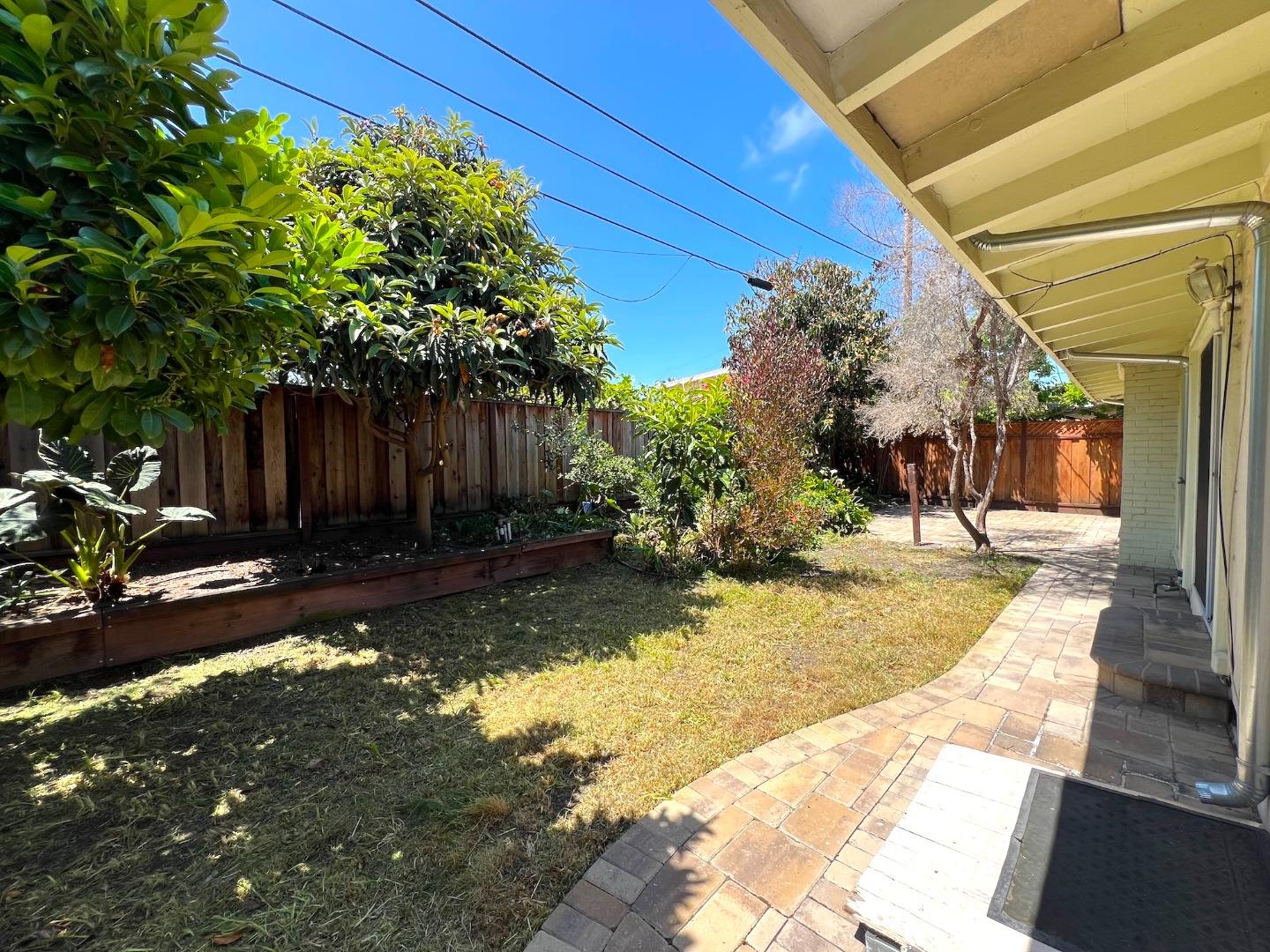 183 Thompson Square Mountain View, CA 94043 - Photo 22 of 28