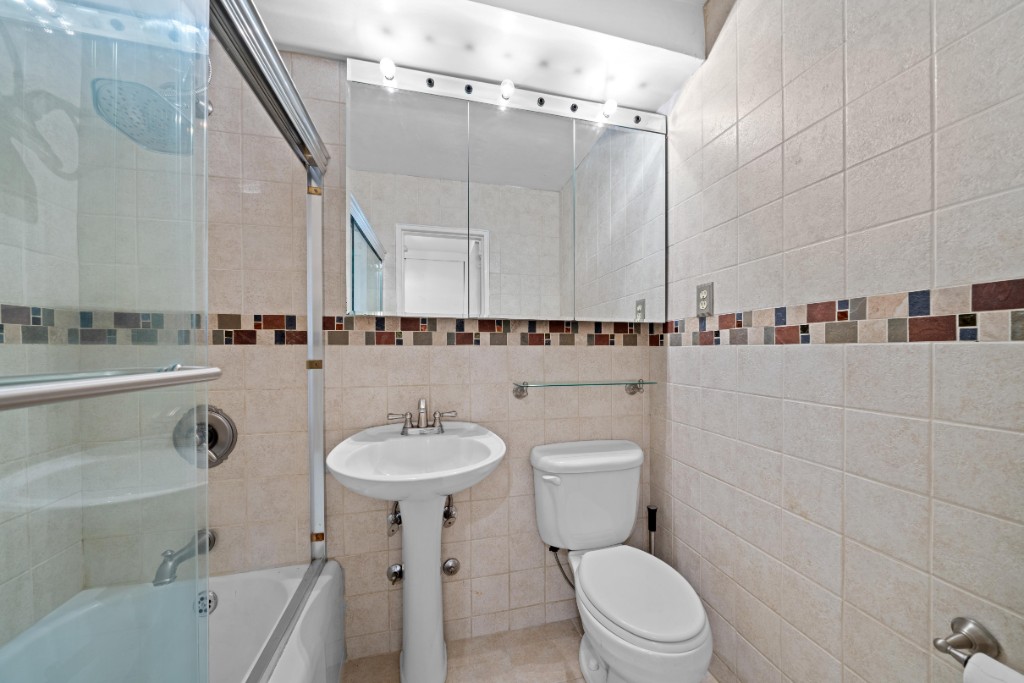 240 East 35th Street, Unit 3C Manhattan, NY 10016 - Photo 9 of 12 Photo 9