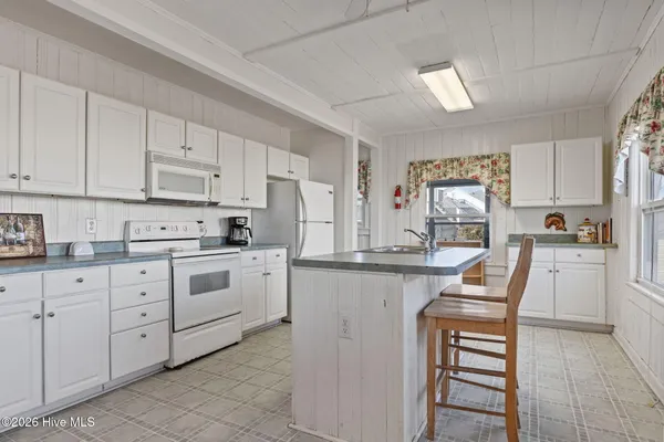 $1,973,000 | 202 West Glenn Street, Atlantic Beach, NC 28512