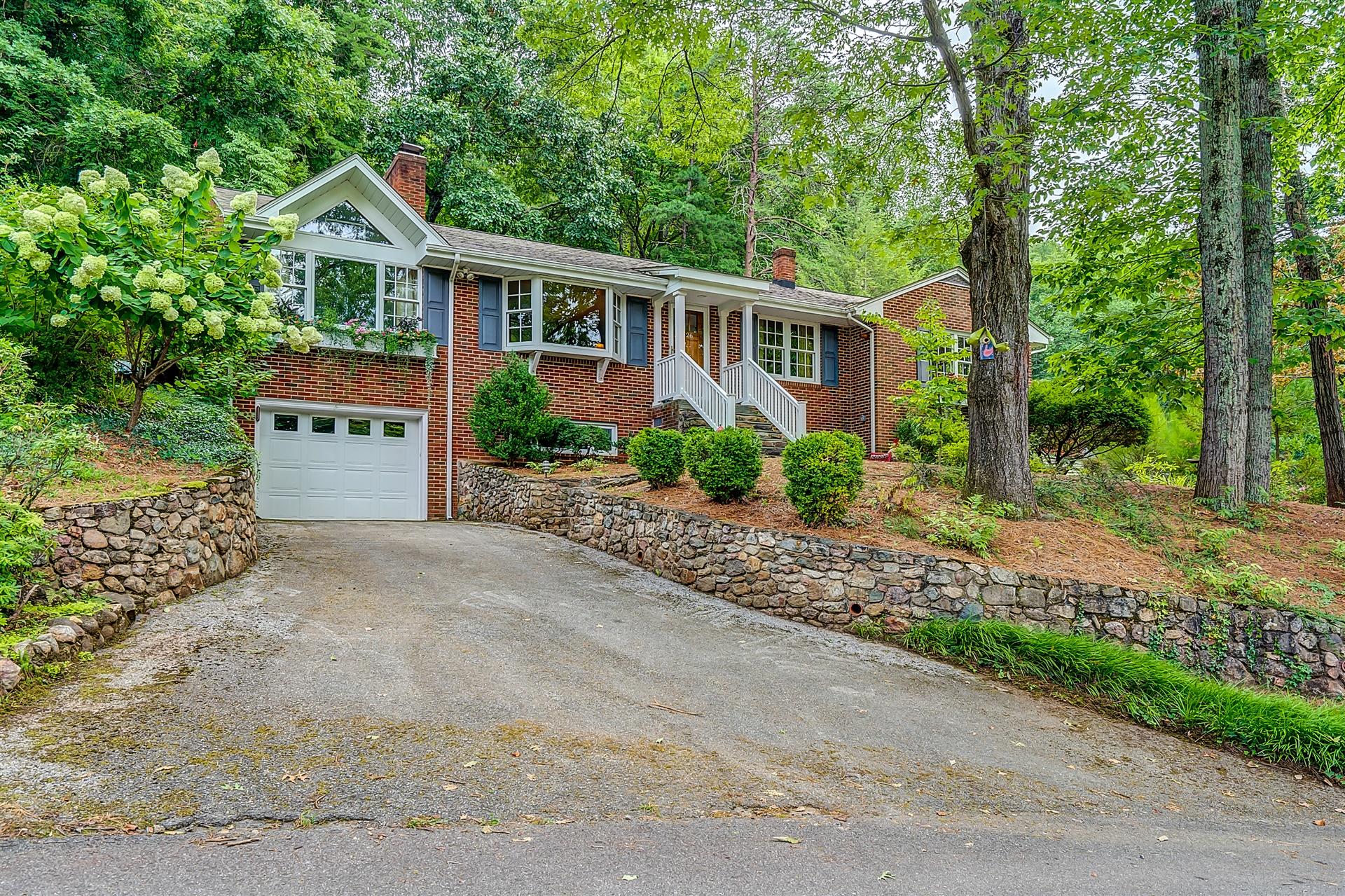 3126 Stoneridge Road Southwest Roanoke, VA 24014 - Photo 46 of 48 front view of a house with a yard