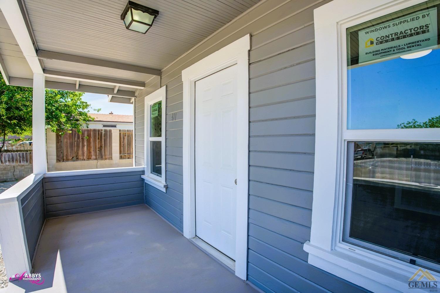 Undisclosed Address Taft, CA 93268 - Photo 30 of 30 a bathroom with a bathtub and shower