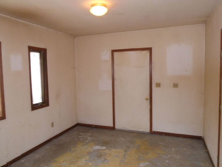 205 North 12th Street Rochelle, IL 61068 - Photo 12 of 13 an empty room with windows